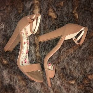 Tan single sole heels